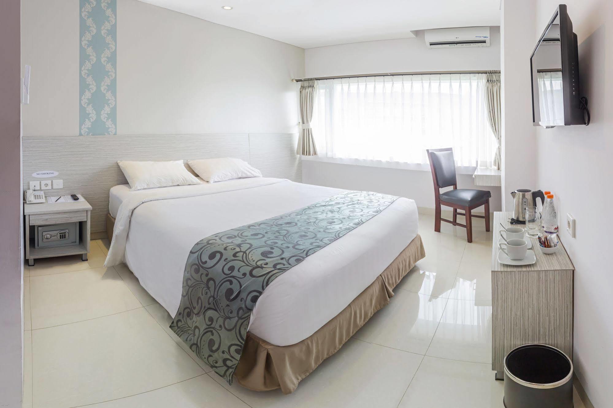 Kembang Hotel Cihampelas Bandung Buitenkant foto