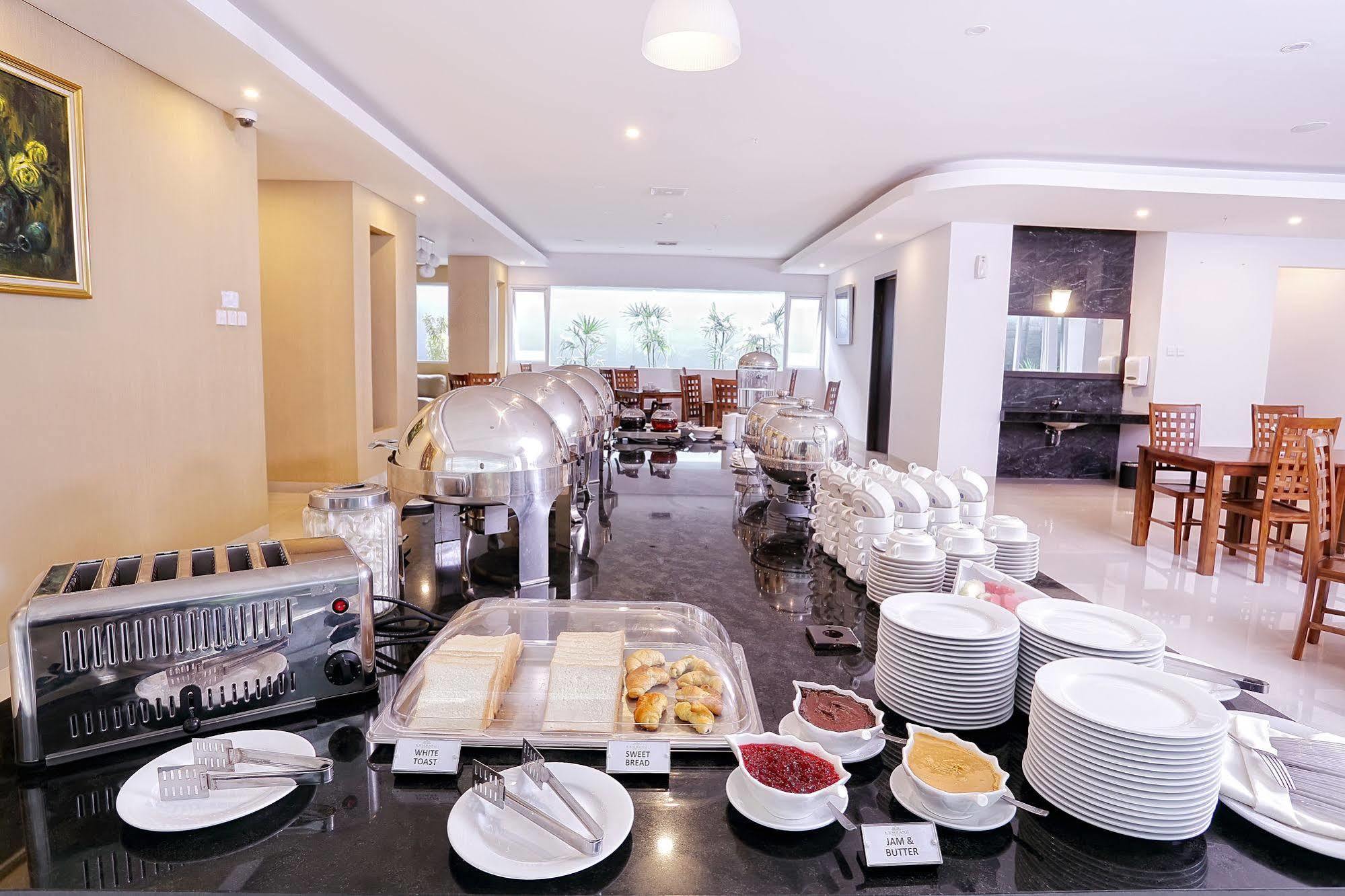Kembang Hotel Cihampelas Bandung Buitenkant foto